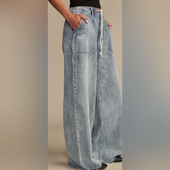 Lucky Brand Light Denim Wide Leg/Loose Fit Drawstring Jeans/Size Small (run big) - Picture 3 of 10